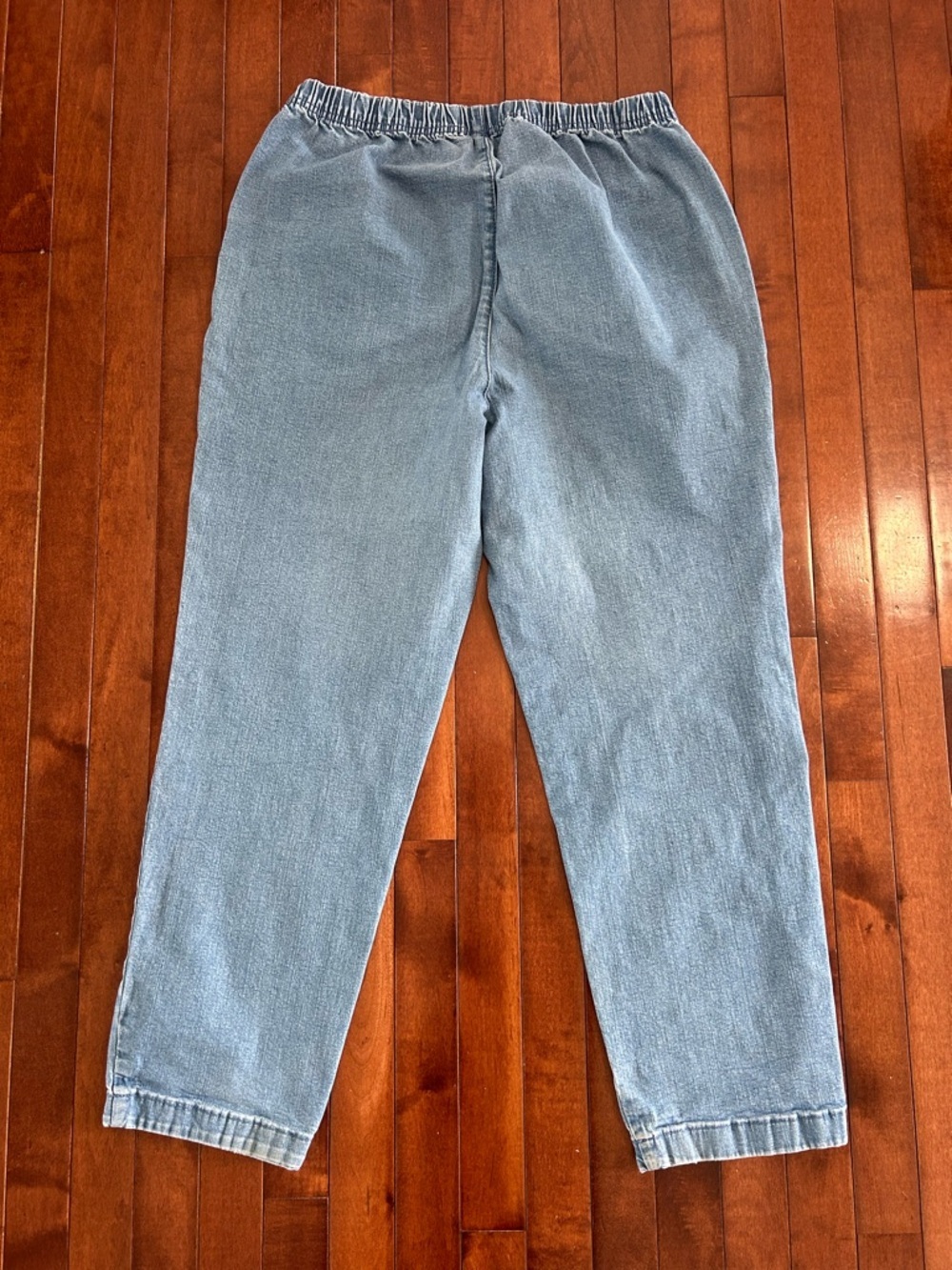 Croft & Barrow Women's Light Blue Denim Jeans — Relaxed Elastic Waist Size 1X - Picture 7 of 7